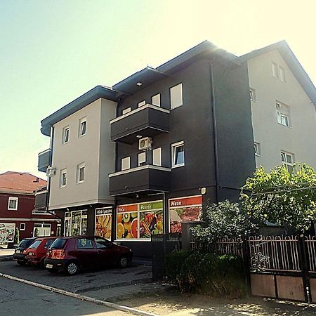 Lux Apartmani Kladovo Luaran gambar