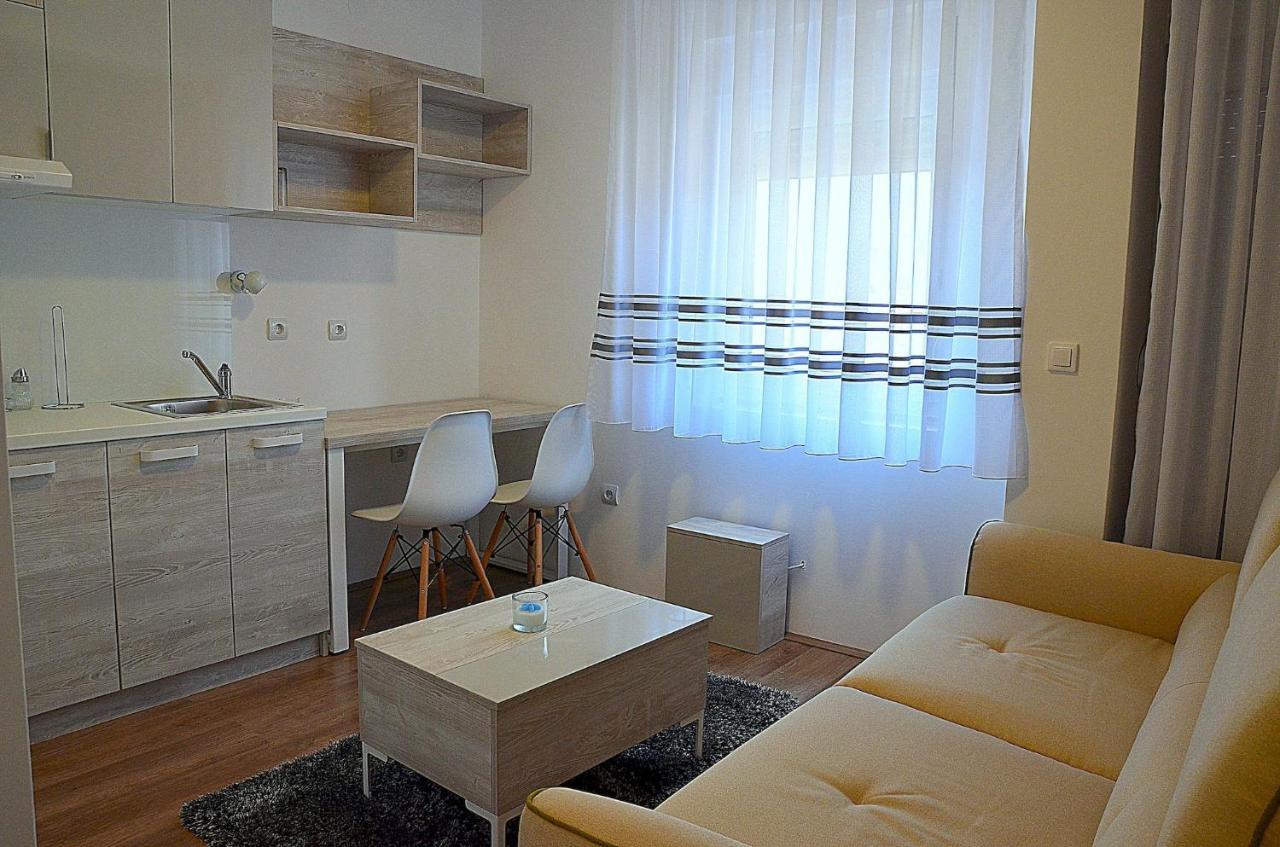 Lux Apartmani Kladovo Luaran gambar