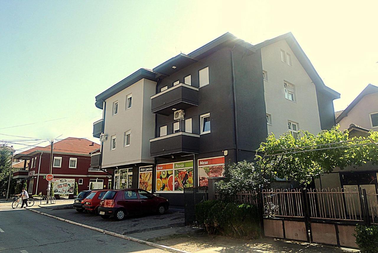 Lux Apartmani Kladovo Luaran gambar