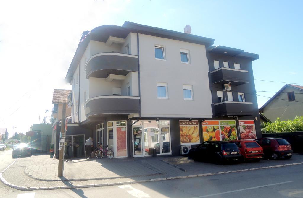Lux Apartmani Kladovo Luaran gambar