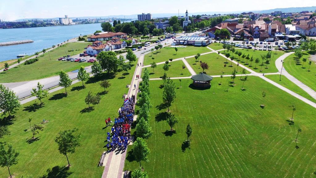 Lux Apartmani Kladovo Luaran gambar