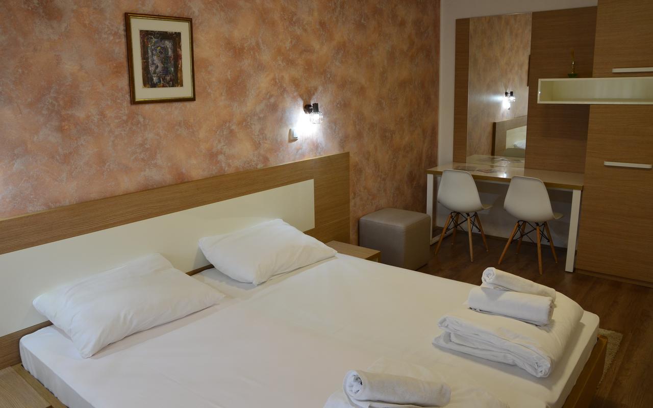 Lux Apartmani Kladovo Luaran gambar