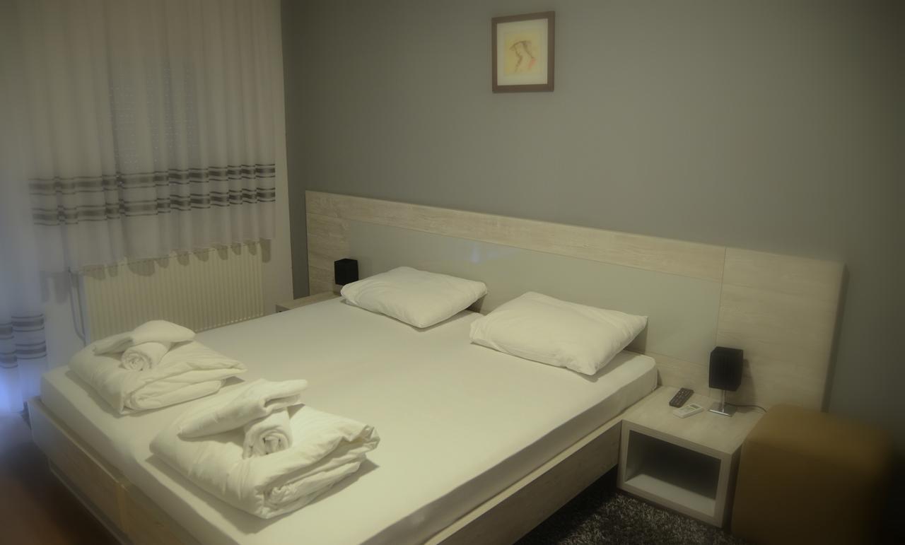 Lux Apartmani Kladovo Luaran gambar