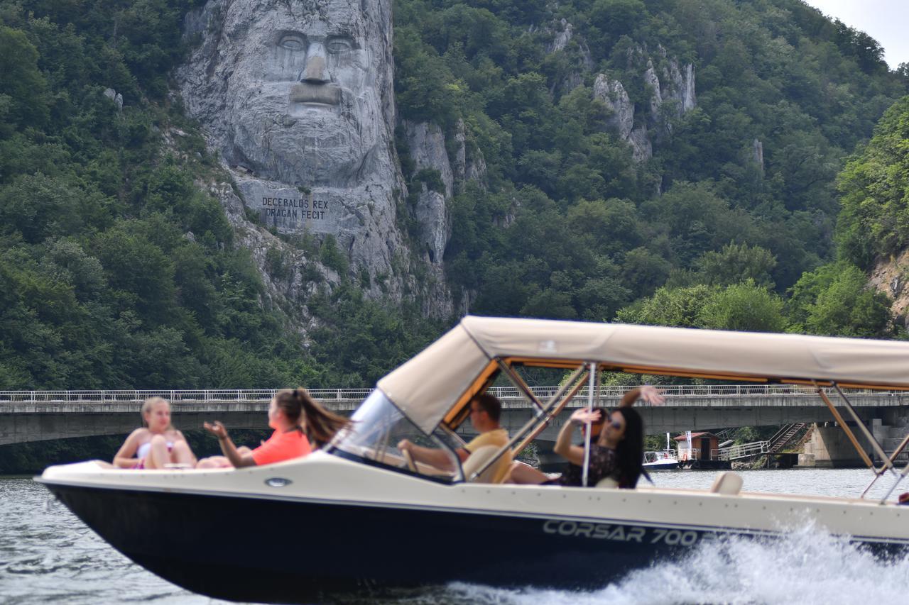 Lux Apartmani Kladovo Luaran gambar